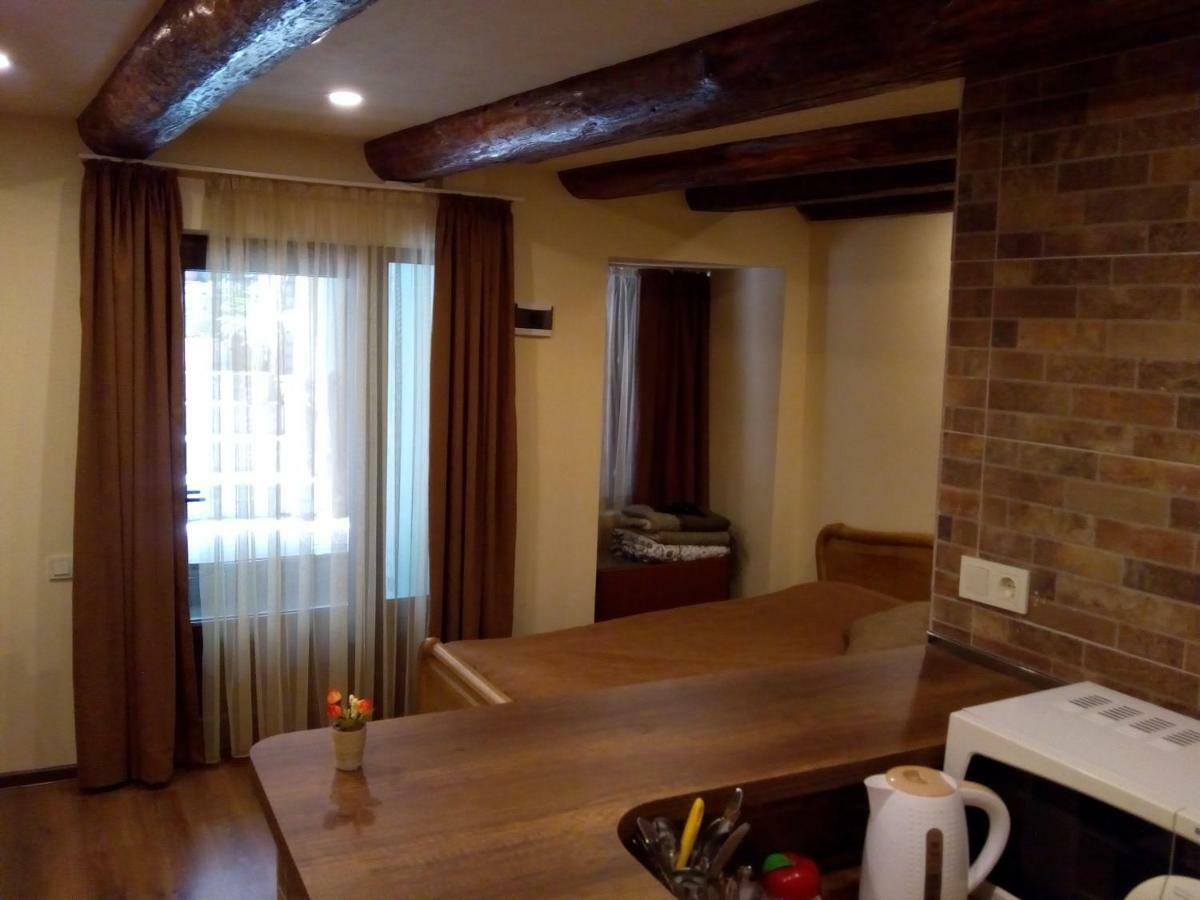 טביליסי Low Budget Room With King Size Bed מראה חיצוני תמונה